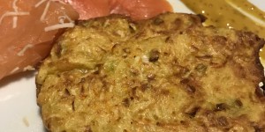 Beitragsbild des Blogbeitrags Airfryer Rezept: Erdäpfel-Karottenpuffer