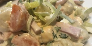 Beitragsbild des Blogbeitrags Wurstsalat mit Mayonnaise und Gemüse 