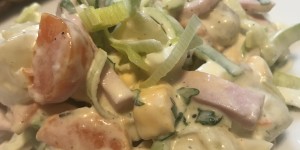 Beitragsbild des Blogbeitrags Wurstsalat mit Mayonnaise und Gemüse