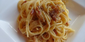 Beitragsbild des Blogbeitrags Carbonara e una….Rezept und Ohrwurm