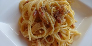 Beitragsbild des Blogbeitrags Carbonara  e una….Rezept und Ohrwurm 