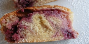 Beitragsbild des Blogbeitrags Experiment geglückt: Germteigstrudel gefüllt mit Topfen-Mandel-Marzipan und Holler-Apfelmarmelade