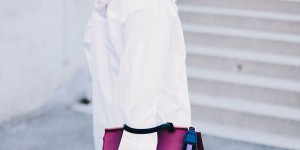 Beitragsbild des Blogbeitrags Herbst-Outfit Idee: Weiße Oversize-Bluse über rosa Sweatjacke!