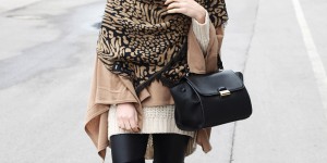 Beitragsbild des Blogbeitrags Overknee-Stiefel, Poncho und Trapez-Bag