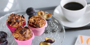 Beitragsbild des Blogbeitrags Eat Seasonal: vegane Muffins mit Apfel und Zwetschge