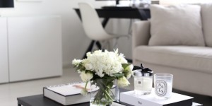 Beitragsbild des Blogbeitrags How to: Coffee Table Books und Styling-Tipps für Couchtische