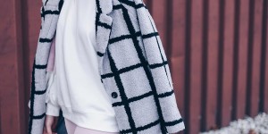 Beitragsbild des Blogbeitrags So stylt man die Modefarbe Rosa erwachsen und stilsicher!