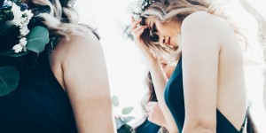 Beitragsbild des Blogbeitrags Perfekt gekleidet: 3 stylische Looks für Hochzeitsgäste!