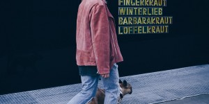Beitragsbild des Blogbeitrags Balenciaga Boots Outfit mit Levi’s 501 CT Jeans und rosa Oversize-Lederjacke 