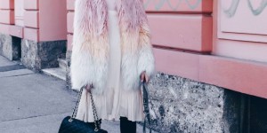 Beitragsbild des Blogbeitrags Mein Winter Outfit in Pastell und mit Fake Fur Mantel