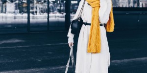 Beitragsbild des Blogbeitrags Winter Outfit Inspo: So gut lässt sich ein gelber Schal kombinieren! 