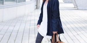 Beitragsbild des Blogbeitrags Outfit mit braunen Fransen Boots und braunem Shopper: Müssen Schuhe und Tasche farblich zusammenpassen? 