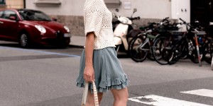 Beitragsbild des Blogbeitrags Boots im Sommer tragen? Kein Problem mit diesen Outfit-Tipps!