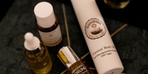 Beitragsbild des Blogbeitrags Sommer, Sonne, Beauty-Öl: Diese natürlichen Öle für die Haut müsst ihr probieren!