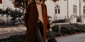 Beitragsbild des Blogbeitrags Herbst/Winter Trends 2018/19: Das ist der perfekte lange Mantel für den Alltag! 