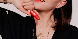 Beitragsbild des Blogbeitrags Beauty-News: Lippenpflege mit Farbe + 5 Tipps für gepflegte Lippen im Winter!