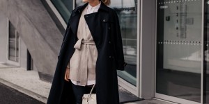 Beitragsbild des Blogbeitrags Mein Business-Casual Outfit mit dunkelblauer Lederhose und weißen Boots