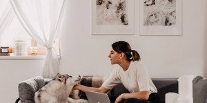 Beitragsbild des Blogbeitrags Wandgestaltung mit Bildern: Meine Ideen für Küche und Wohnzimmer!