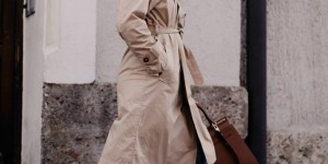 Beitragsbild des Blogbeitrags Loafer kombinieren: mein Frühlingsoutfit mit Trenchcoat und Jeans!