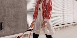 Beitragsbild des Blogbeitrags Tunika kombinieren im Frühling mit Jeans und Sneaker Wedges