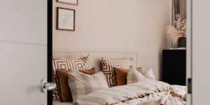 Beitragsbild des Blogbeitrags Roomtour: meine 7 Tipps für ein gemütliches und modernes Schlafzimmer 