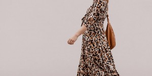 Beitragsbild des Blogbeitrags Das sind die schönsten Maxikleider für den Sommer! + Outfit-Tipps 