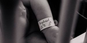 Beitragsbild des Blogbeitrags Unser Baby ist da! Ein Geburtsbericht aus der Sicht von Mama und Papa