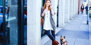 Beitragsbild des Blogbeitrags Boho Outfit im Frühling mit Tunika und Fransen Boots 