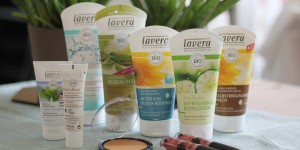 Beitragsbild des Blogbeitrags Pflegeprodukte und Make-Up von lavera Naturkosmetik 