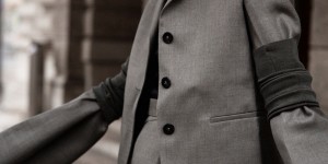 Beitragsbild des Blogbeitrags A MINIMALIST GUIDE TO FESTIVE WEAR