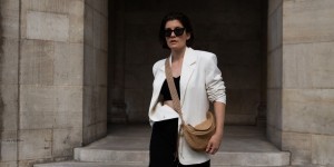 Beitragsbild des Blogbeitrags White Blazer + City Strawbag