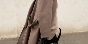 Beitragsbild des Blogbeitrags Cold Season Investments: The Cashmere Coat 