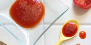 Beitragsbild des Blogbeitrags Veganes Ribisel Tomaten Ketchup