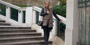 Beitragsbild des Blogbeitrags #ootd im DIY Pelzgilet, Sonnenbrille von Miu Miu und Tasche von Ferragamo zum Herbstspaziergang