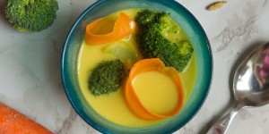 Beitragsbild des Blogbeitrags Heute mal Vegan: Broccoli-Curry-Suppe