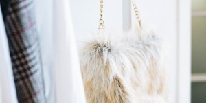 Beitragsbild des Blogbeitrags DIY Fake Fur Hobo-Bag