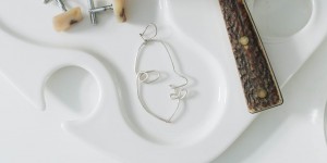 Beitragsbild des Blogbeitrags DIY Statement Face Earring