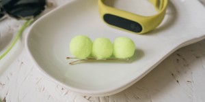 Beitragsbild des Blogbeitrags DIY PomPom Statement-Haarspangen