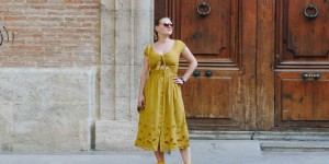 Beitragsbild des Blogbeitrags Sommertrend: Knotendetail und Cut-Out Kleid 
