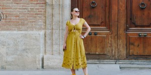 Beitragsbild des Blogbeitrags Sommertrend: Knotendetail und Cut-Out Kleid 