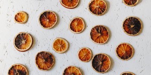 Beitragsbild des Blogbeitrags Herbstdeko: DIY getrocknete Orangenscheiben