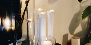Beitragsbild des Blogbeitrags Halloween: DIY Kerzen aus Küchenrollen