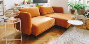 Beitragsbild des Blogbeitrags Wohnzimmer-Update: Meine neue Modulcouch von sofacompany* 