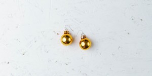 Beitragsbild des Blogbeitrags DIY Advent: Weihnachts-Ohrringe