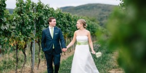 Beitragsbild des Blogbeitrags Hochzeit von Theresia & Markus – eine perfekte Kombi aus Tradition und persönlichen Details 
