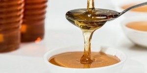 Beitragsbild des Blogbeitrags Mit selbstgemachten Zirbensirup Erkältungen keine Chance geben