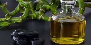 Beitragsbild des Blogbeitrags Das perfekte Muttertagsgeschenk zum selber machen: Massageöl