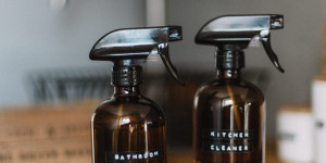 Beitragsbild des Blogbeitrags Die besten natürlichen DIY Haushaltstipps für weniger Chemie im Haushalt