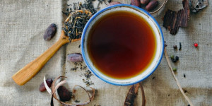 Beitragsbild des Blogbeitrags Selbstgemachte Kräutertees – Guten Morgen Tee und Ruhiger Abend Tee