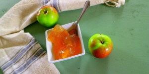 Beitragsbild des Blogbeitrags Apfelgelee aus sauren Äpfeln 